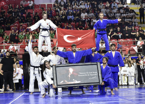 Burdur'da 19 Mayıs Atatürk'ü Anma Gençlik ve Spor Bayramı Coşkuyla Kutlandı