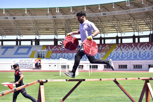 Afet ve İtfaiye Oyunları Renkli Görüntülere Sahne Oldu