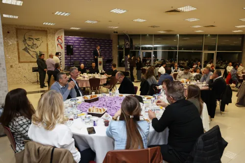 MAKÜ Family gathered at the iftar table