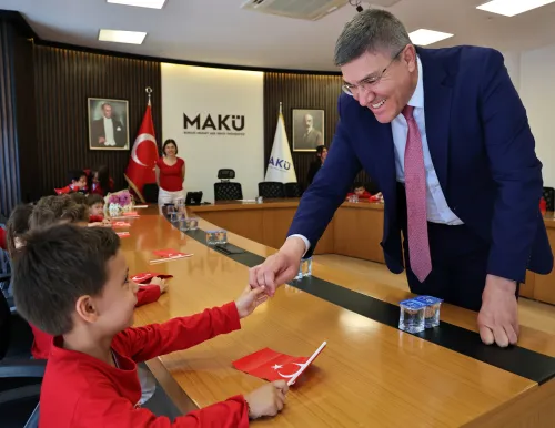 Minik Rektörler 23 Nisan’da makamda söz sahibi oldu