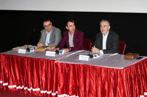 MAKÜ’de kitap sevgisi ve koleksiyonculuk üzerine anlamlı söyleşi