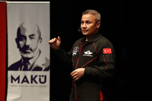 Alper Gezeravcı met with students at MAKÜ