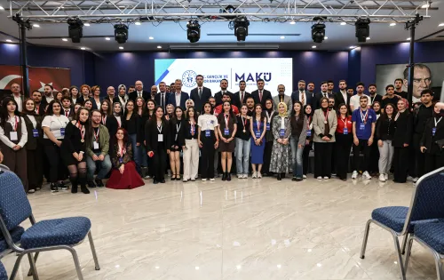 MAKÜ’de gençlik projeleri zirvesinde 30 projeye 1,5 milyon TL proje desteği verildi