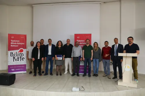 Bilim Kafe buluşmalarında ışık ve nanoteknoloji konuşuldu