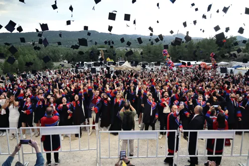 MAKÜ Gölhisar’da öğrencilerini geleceğe uğurladı