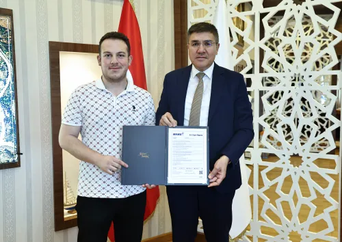 MAKÜ’de kampüs yaşamına en aktif katılan öğrenciye MAKÜ Artı Değer Raporu