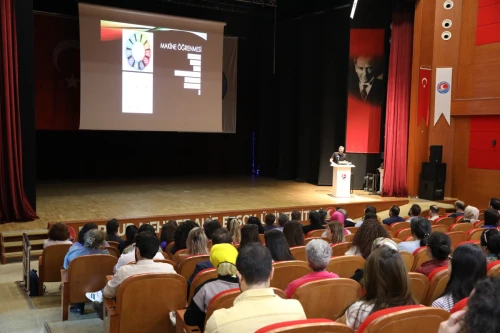 MAKÜ Öğrencilerine Yapay Zeka Kullanımını Öğretecek