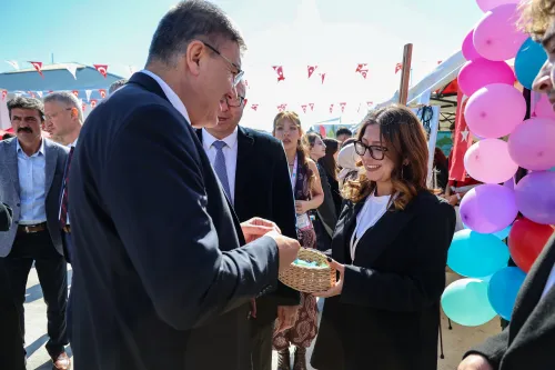 MAKÜ’de öğrenci toplulukları tanıtım günleri başladı